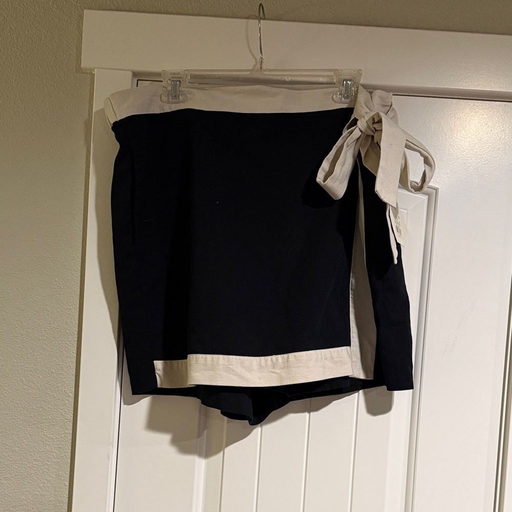 Ava & Viv Black and Cream Skort